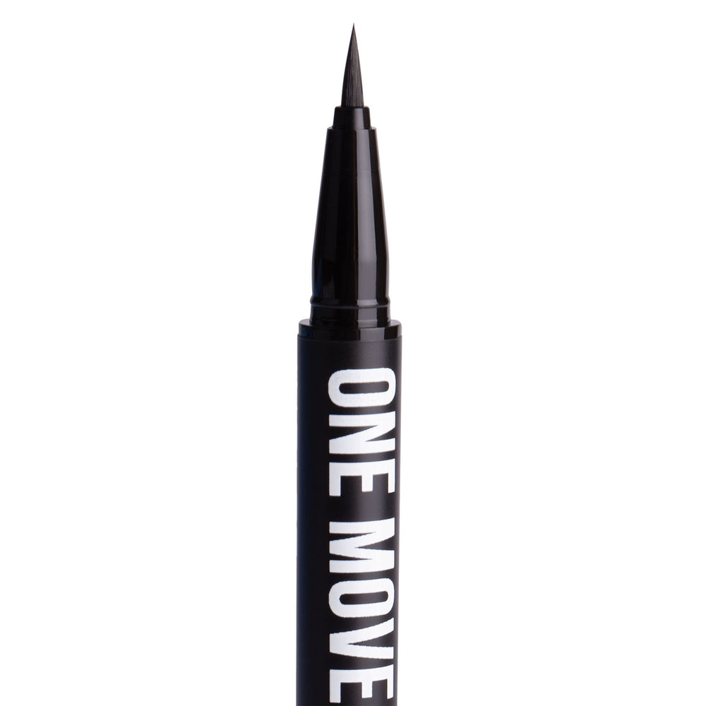 ONE MOVE LIQUID EYELINER BLACK