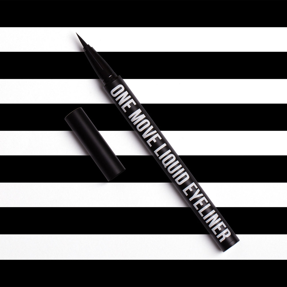 ONE MOVE LIQUID EYELINER BLACK