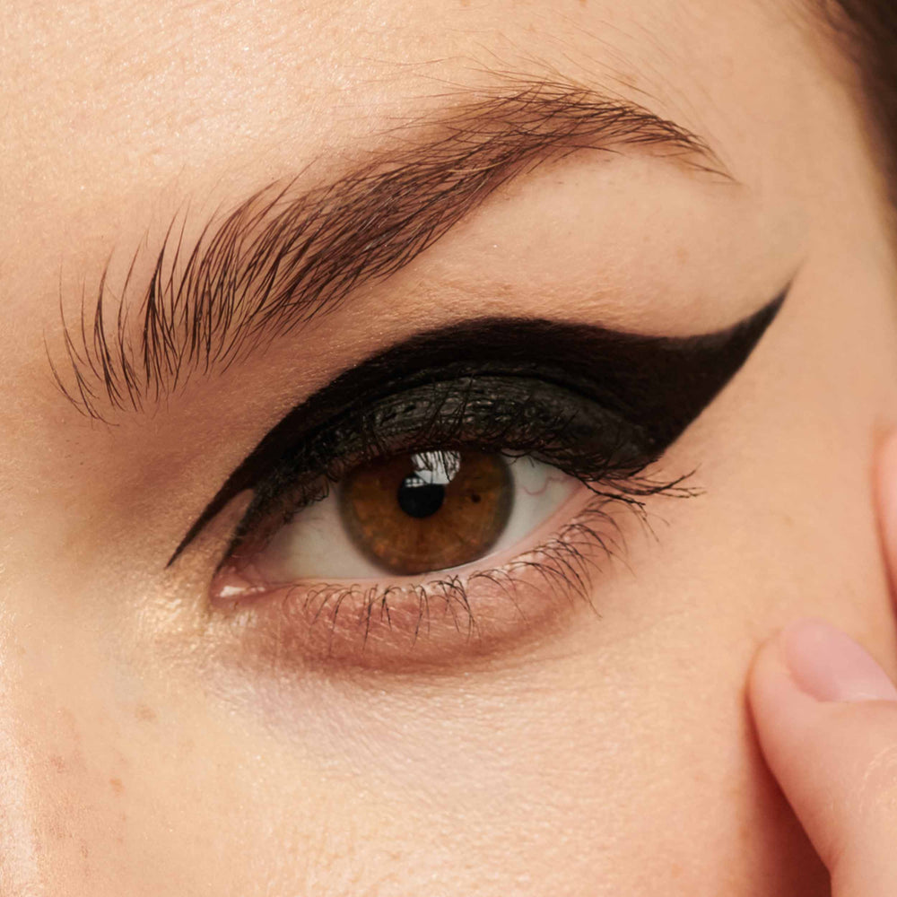 ONE MOVE LIQUID EYELINER BLACK